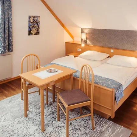 Bed & Breakfast Gaestehaus Krappel